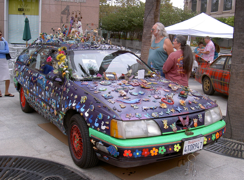 Illustration for article titled Groovalicious Purple Princess Of Peace Art Car Falls On Hard Times, Faces Crusher